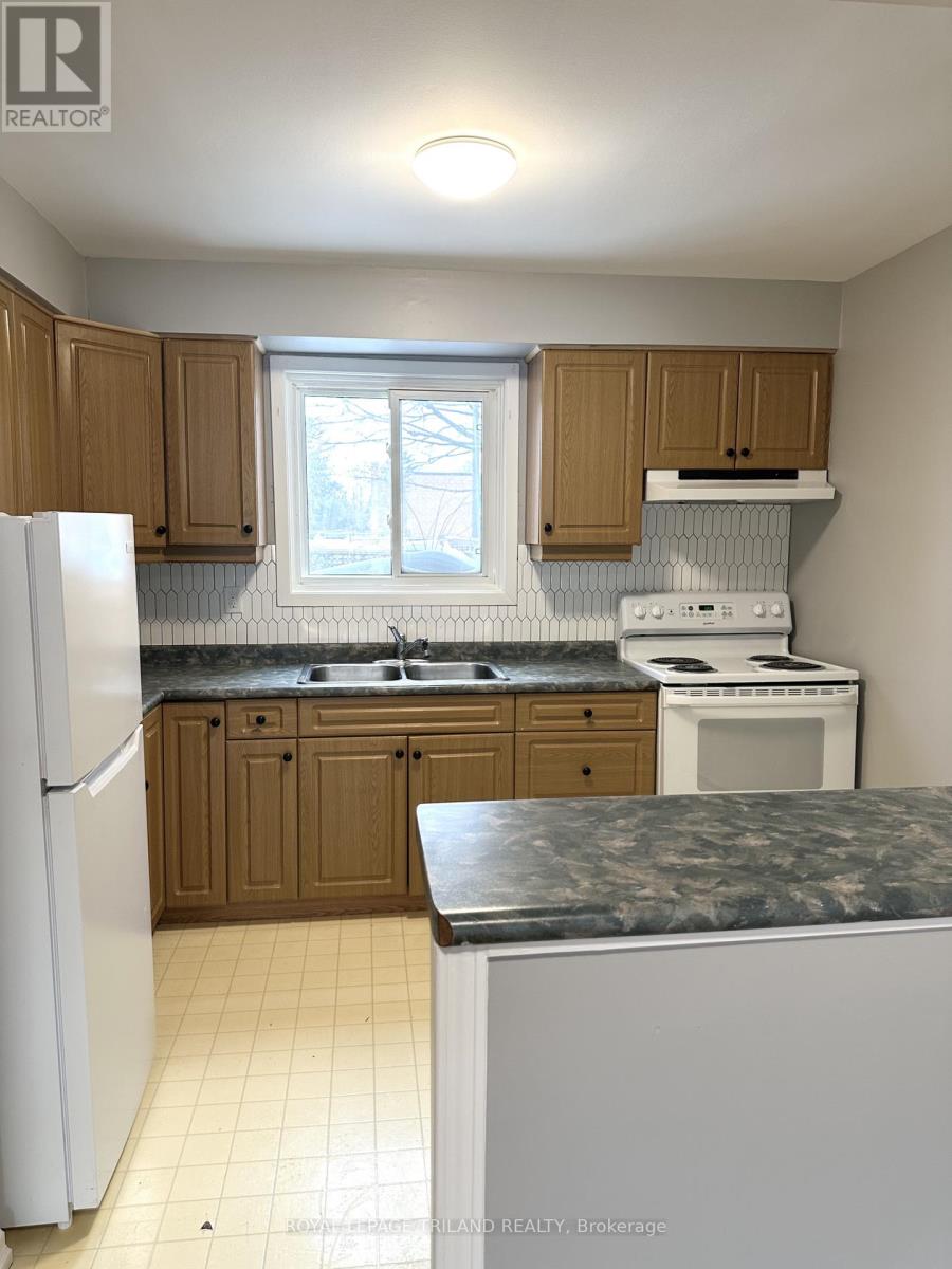 1025 Notre Dame Drive, London South, Ontario  N6J 3C3 - Photo 2 - X12720038