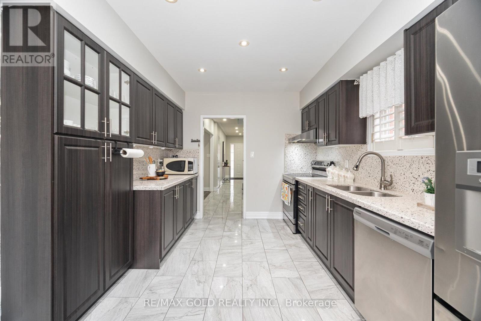 17 Binder Twine Trail, Brampton, Ontario  L6X 4R2 - Photo 11 - W12719732