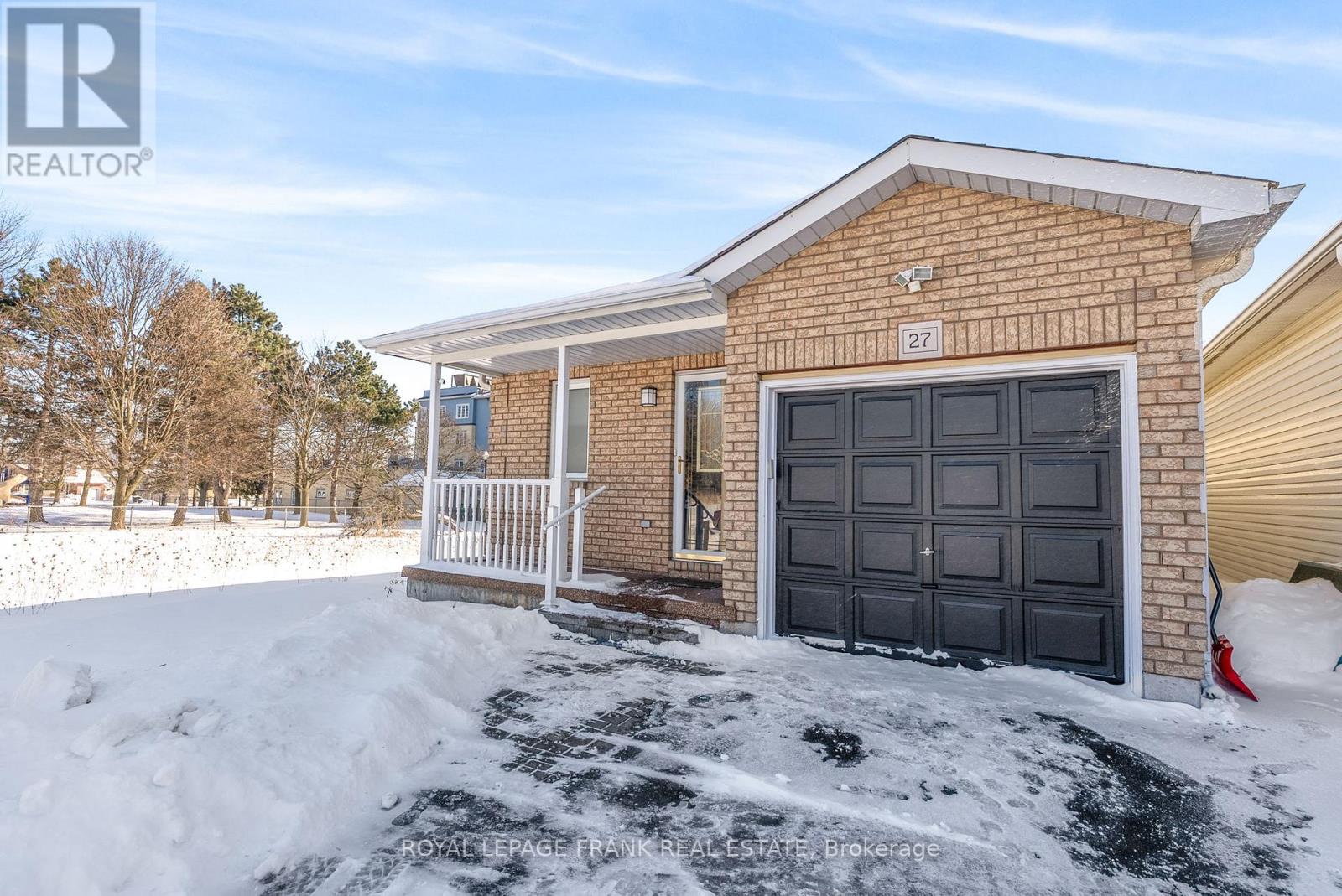 27 DALE PARK, Clarington, Ontario