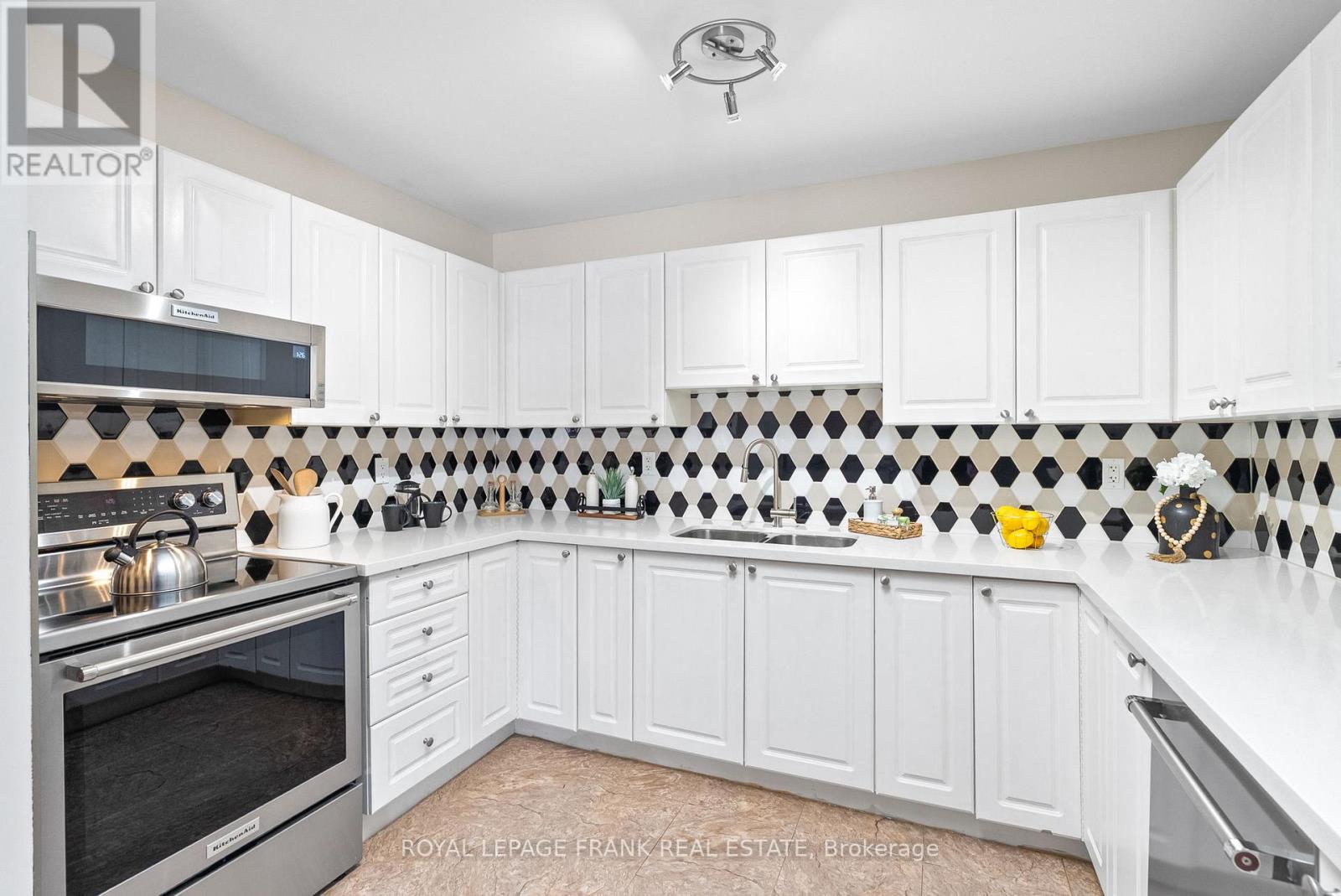 27 Dale Park, Clarington, Ontario L1E 2Z4 - Photo 14 - E12720018