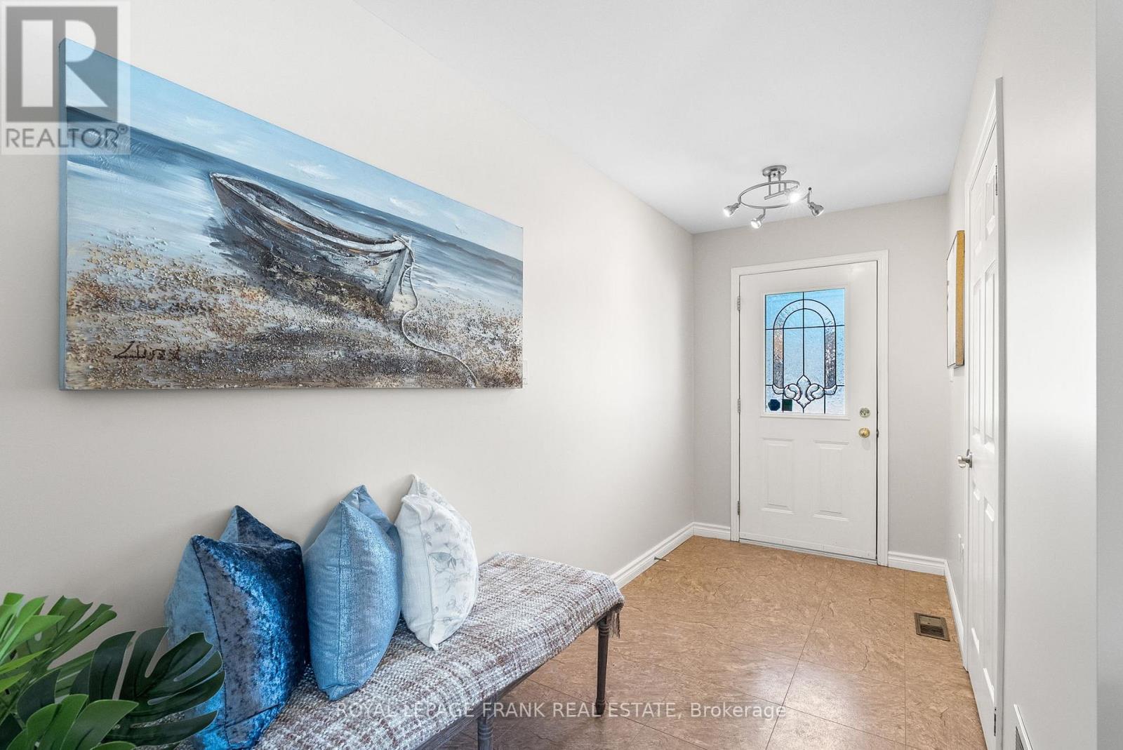 27 Dale Park, Clarington, Ontario L1E 2Z4 - Photo 4 - E12720018