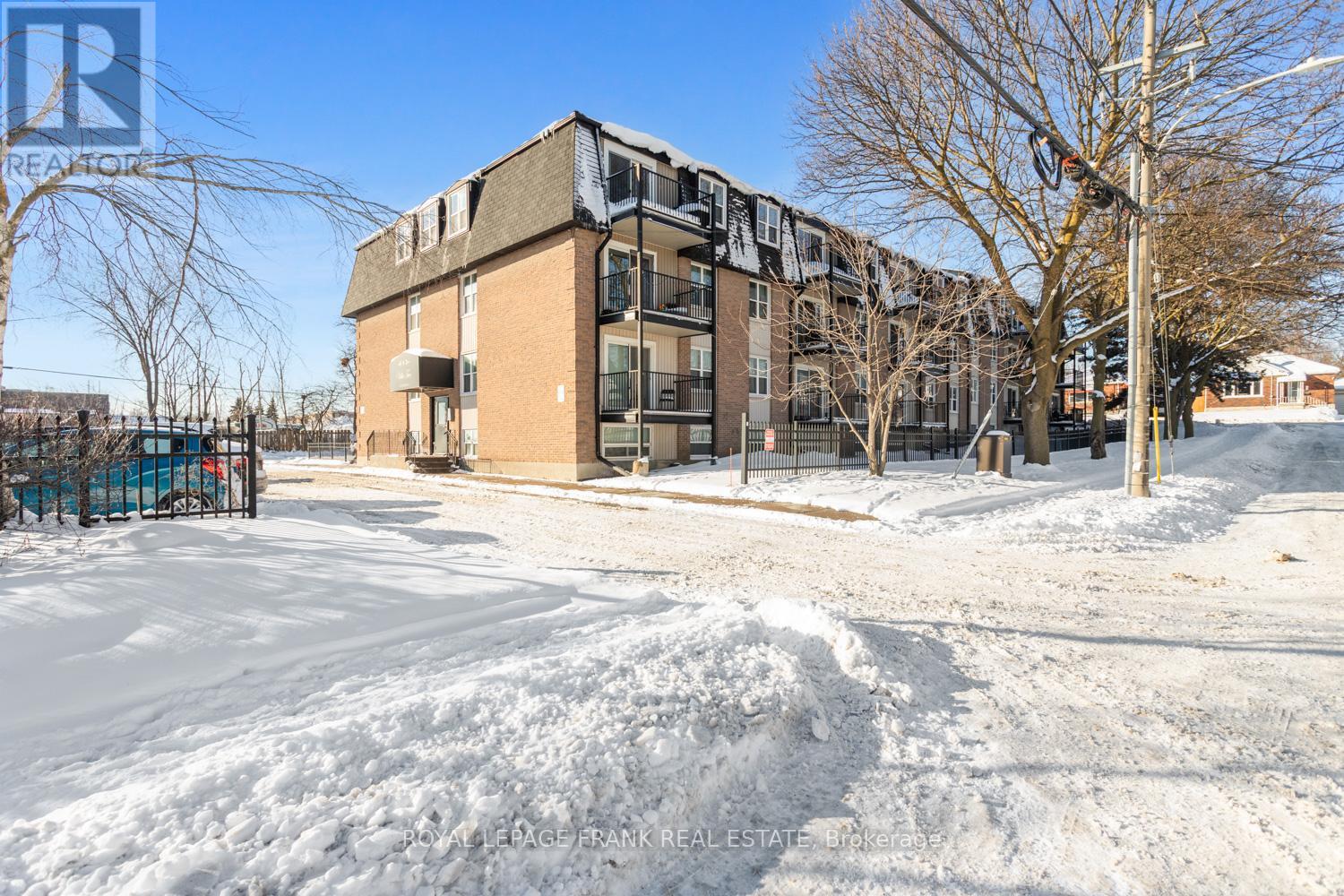 305 - 25 College Street, Belleville, Ontario  K8P 2E3 - Photo 2 - X12720234