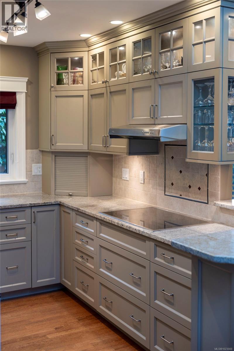 295 St. Charles St, Victoria, British Columbia  V8S 3M9 - Photo 18 - 1023000