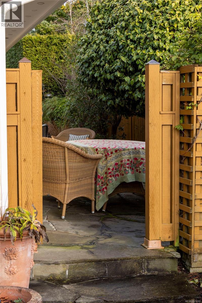 295 St. Charles St, Victoria, British Columbia  V8S 3M9 - Photo 41 - 1023000