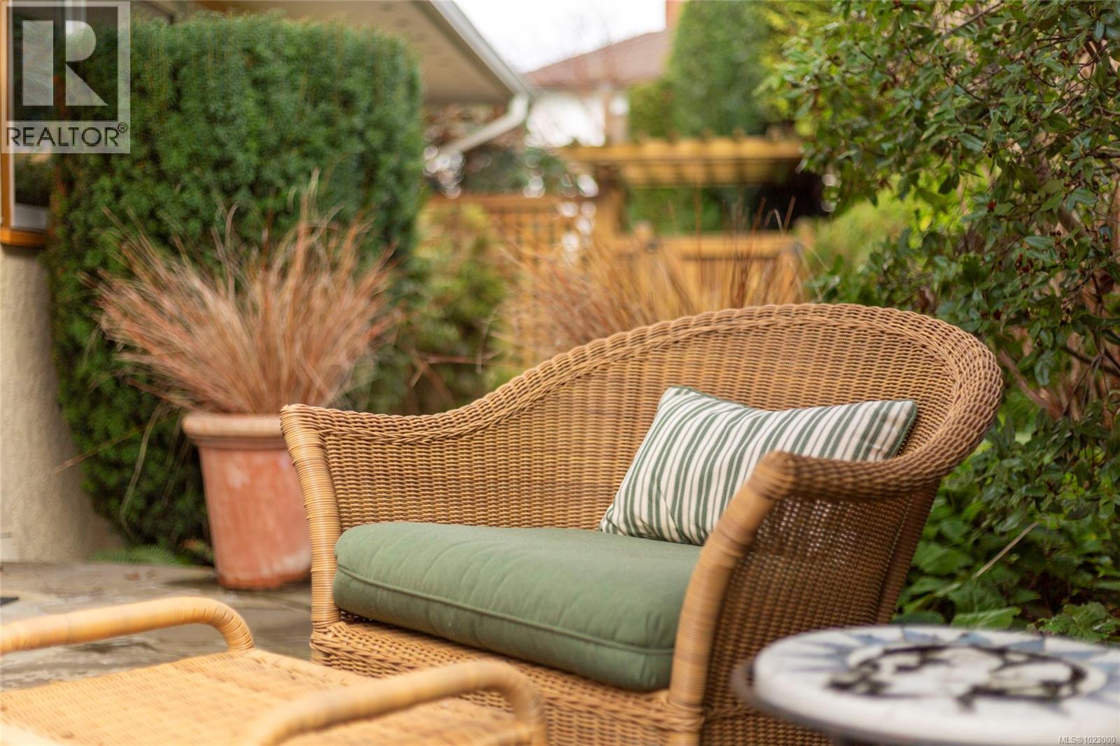 295 St. Charles St, Victoria, British Columbia  V8S 3M9 - Photo 34 - 1023000