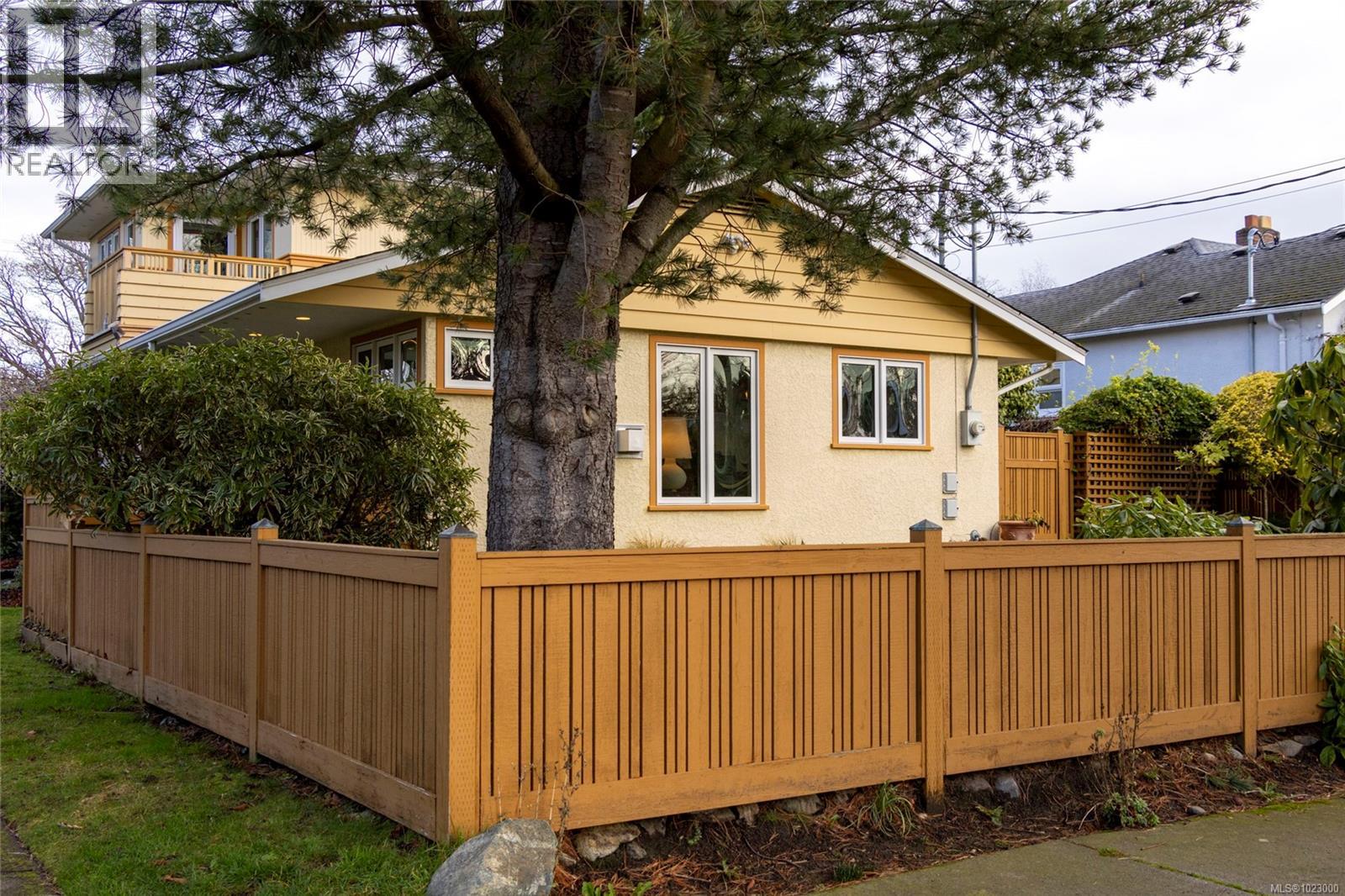 295 St. Charles St, Victoria, British Columbia  V8S 3M9 - Photo 50 - 1023000