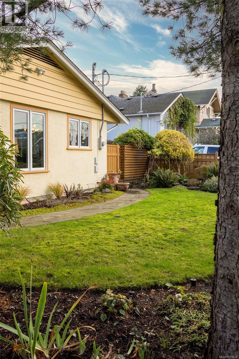 295 St. Charles St, Victoria, British Columbia  V8S 3M9 - Photo 44 - 1023000