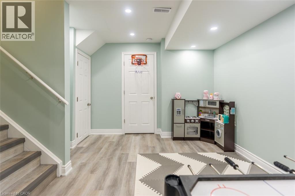 694 Sauve Street, Milton, Ontario  L9T 8M4 - Photo 16 - 40799745