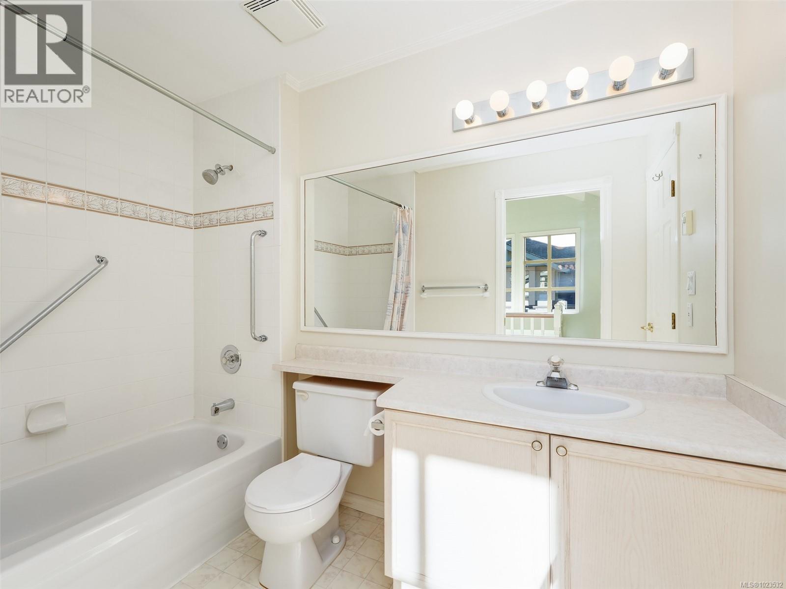 10 500 Marsett Pl, Saanich, British Columbia  V8Z 7J1 - Photo 13 - 1023532