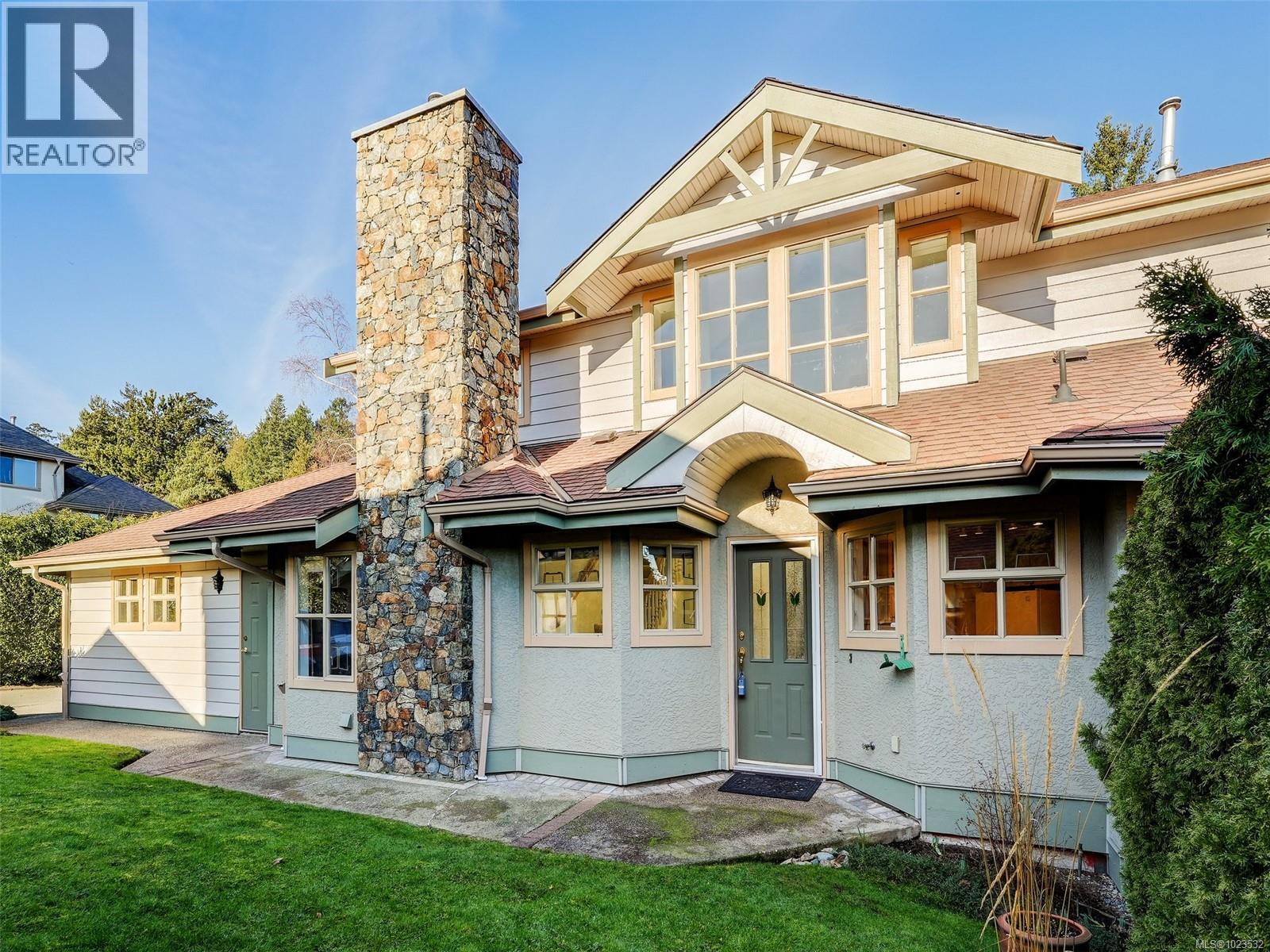 10 500 Marsett Pl, Saanich, British Columbia