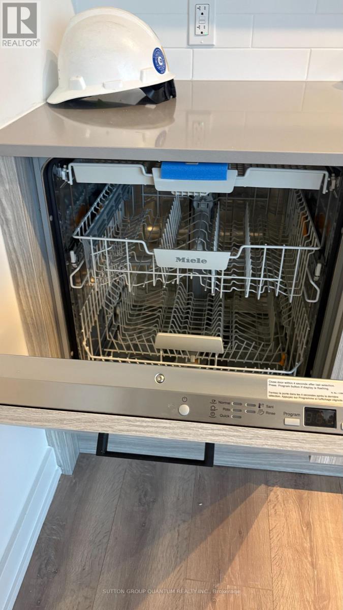 606 - 1 Quarrington Lane, Toronto, Ontario  M3C 0S4 - Photo 18 - C12720032