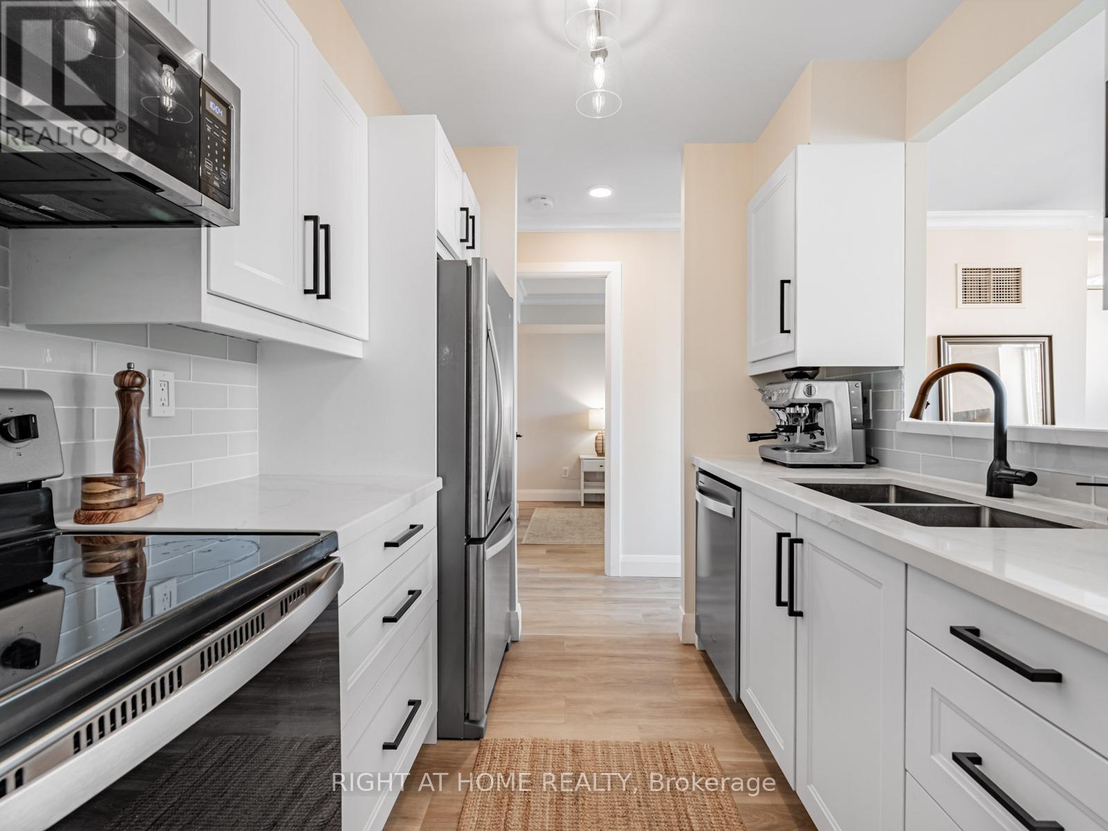 705 - 5 Rosehill Avenue, Toronto, Ontario  M4T 3A6 - Photo 3 - C12720046