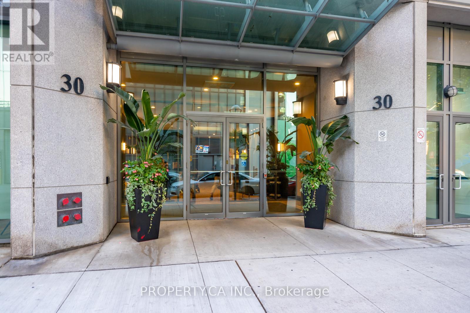 3601 - 30 Grand Trunk Crescent, Toronto, Ontario  M5J 3A4 - Photo 3 - C12720106