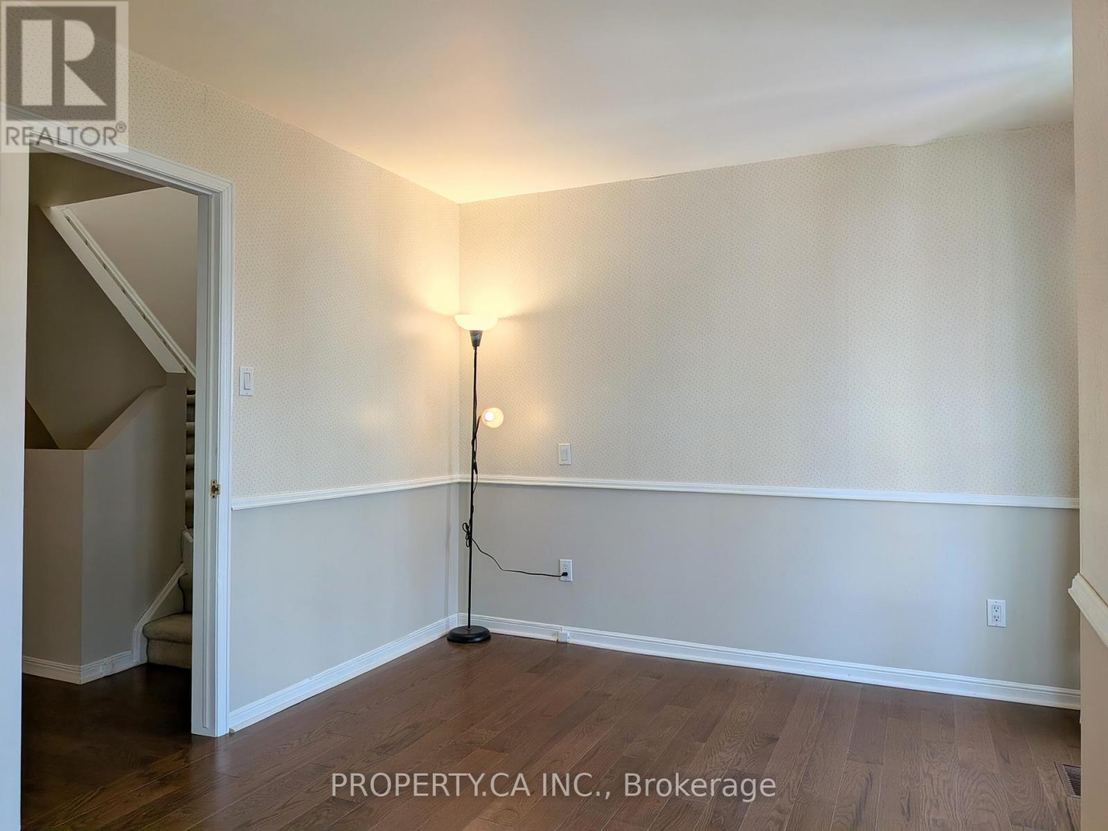 64 Arnold Avenue, Toronto, Ontario  M5A 3B2 - Photo 14 - C12720116