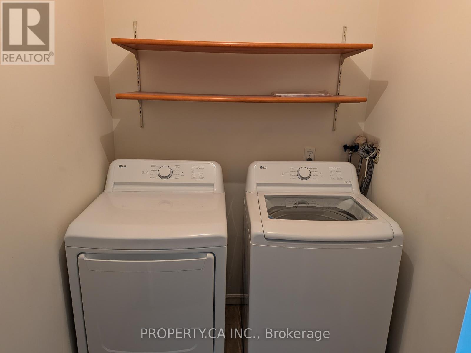 64 Arnold Avenue, Toronto, Ontario  M5A 3B2 - Photo 15 - C12720116