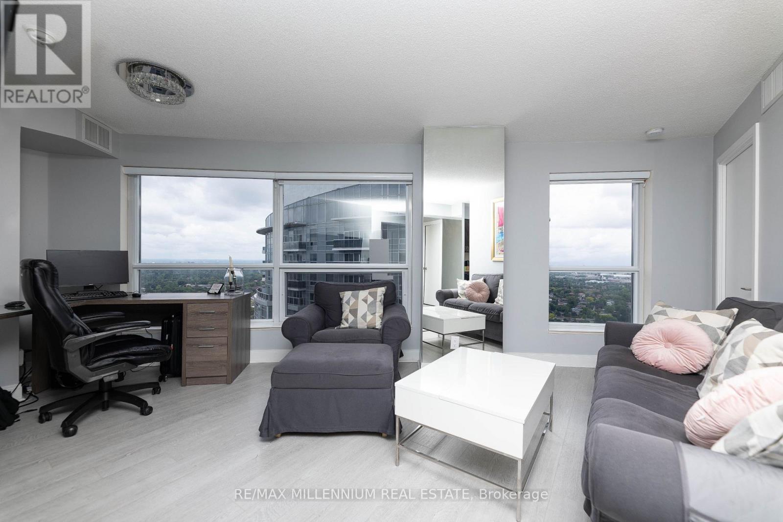 3910 - 125 Village Green Square, Toronto, Ontario  M1S 0L1 - Photo 13 - E12720130