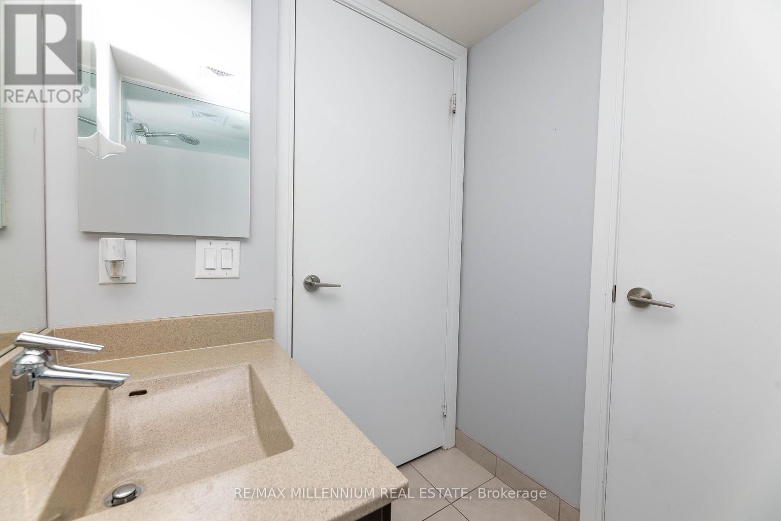 3910 - 125 Village Green Square, Toronto, Ontario  M1S 0L1 - Photo 21 - E12720130