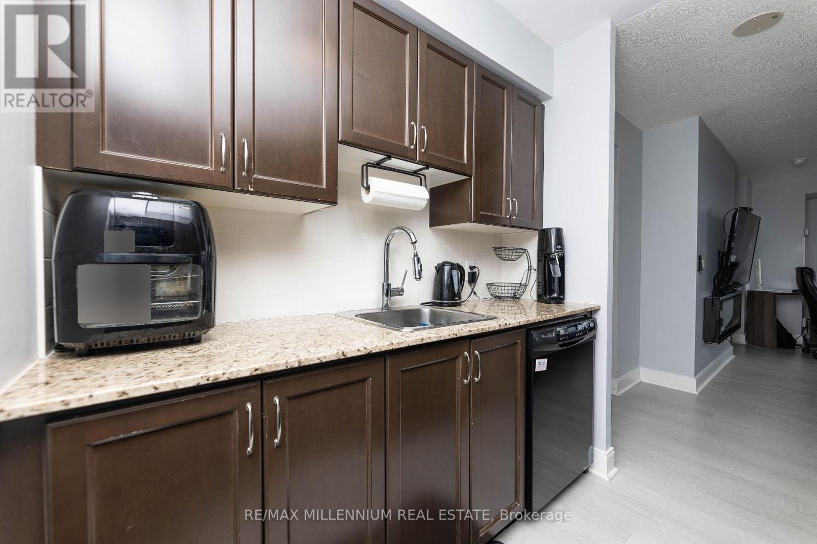 3910 - 125 Village Green Square, Toronto, Ontario  M1S 0L1 - Photo 9 - E12720130