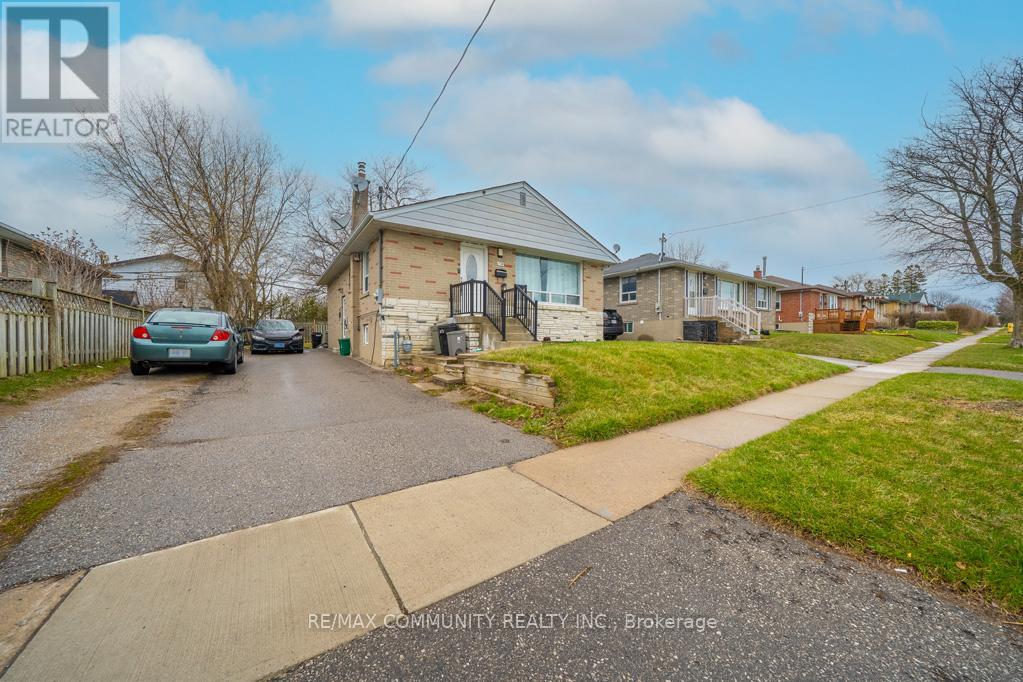 776 Phillip Murray Avenue, Oshawa, Ontario  L1J 1J3 - Photo 2 - E12720160