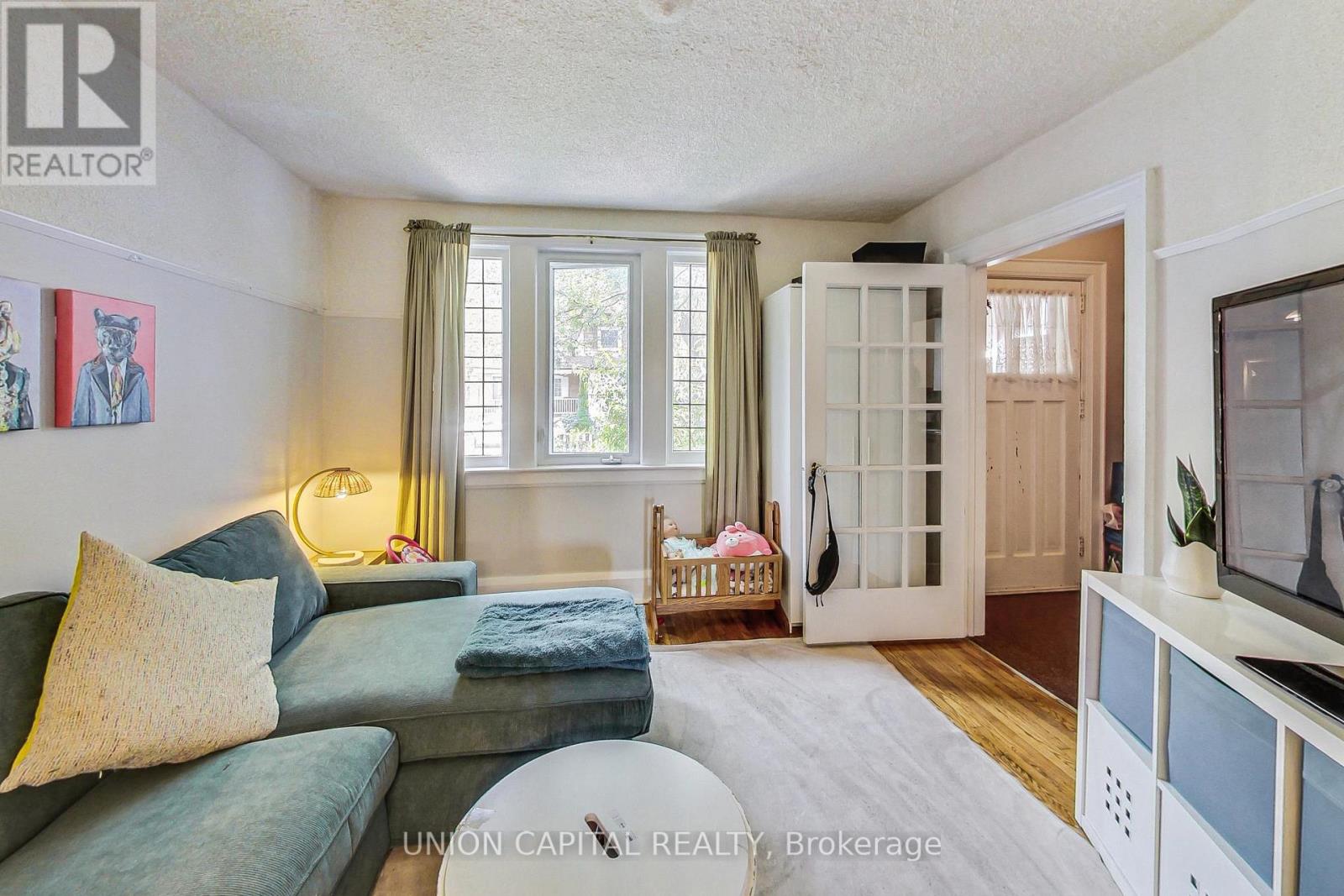 Upper - 317 Victoria Park Avenue, Toronto, Ontario  M4E 3S7 - Photo 11 - E12720196