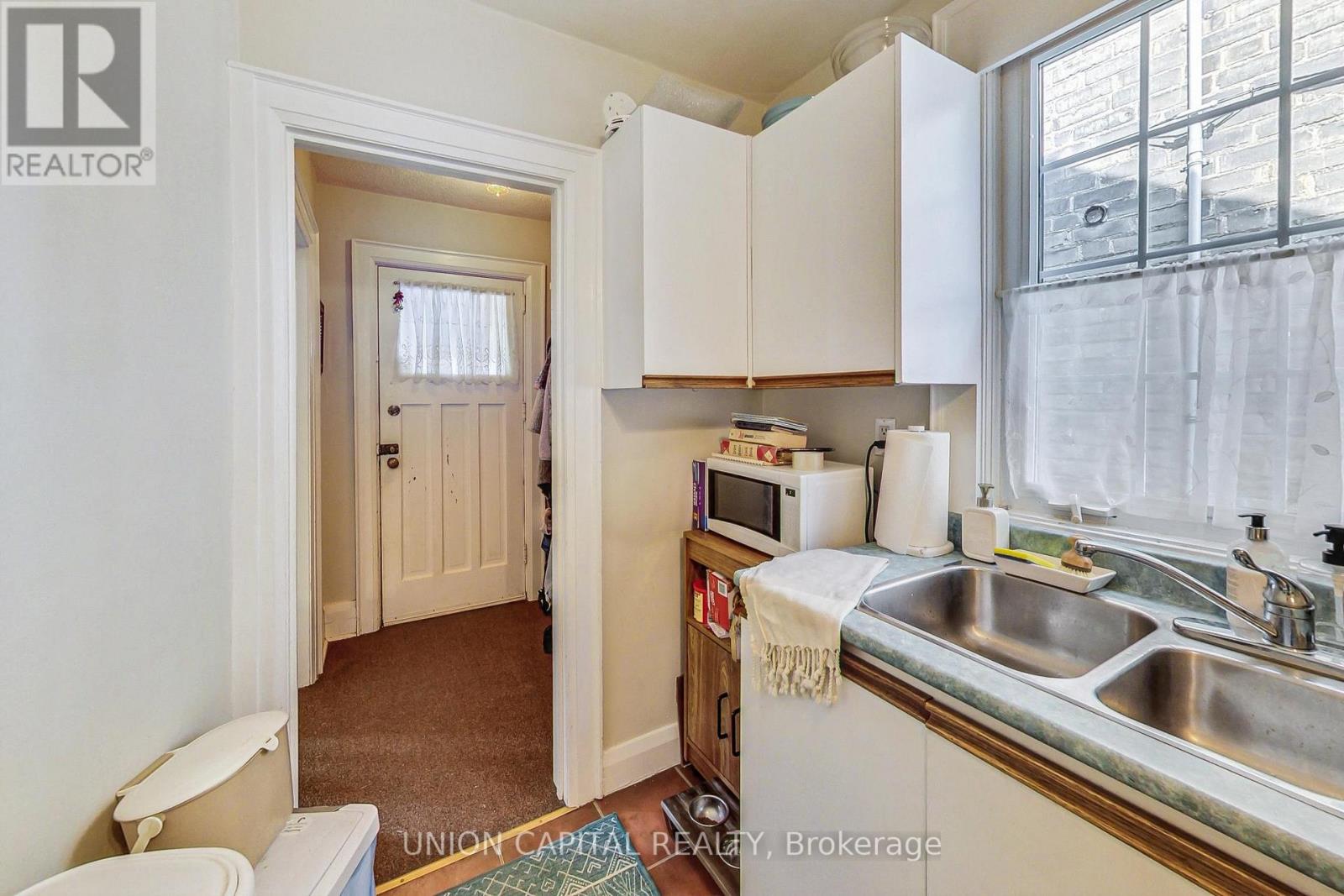Upper - 317 Victoria Park Avenue, Toronto, Ontario  M4E 3S7 - Photo 17 - E12720196
