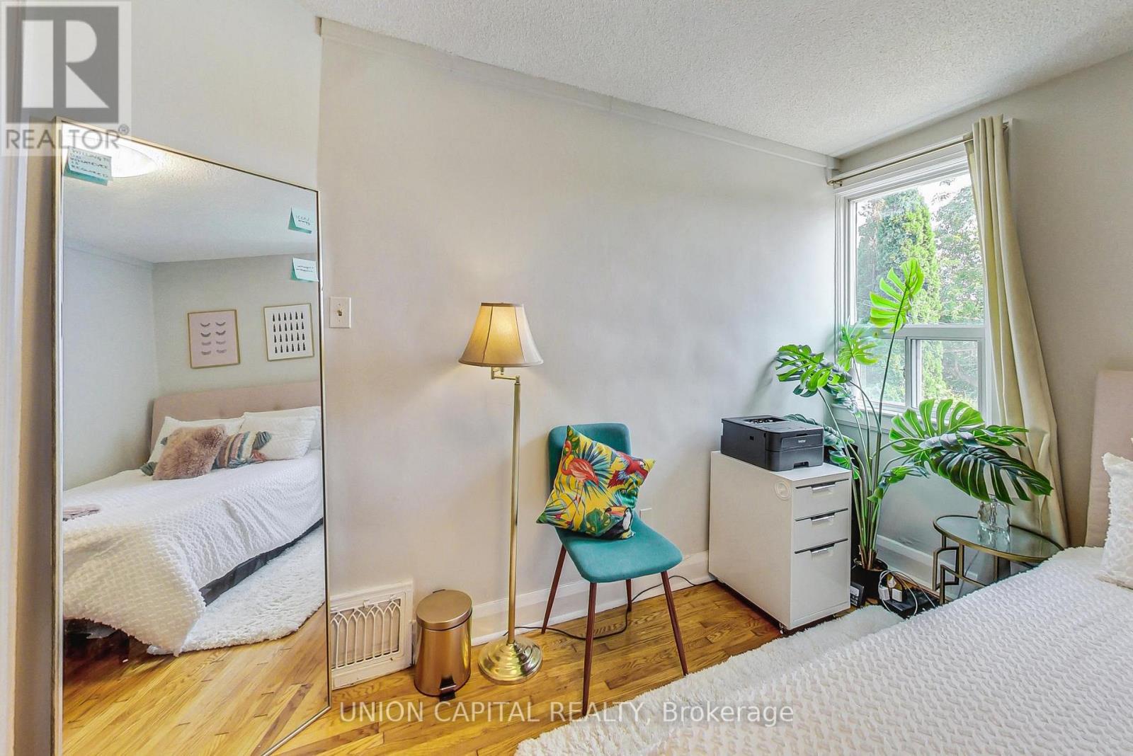 Upper - 317 Victoria Park Avenue, Toronto, Ontario  M4E 3S7 - Photo 19 - E12720196