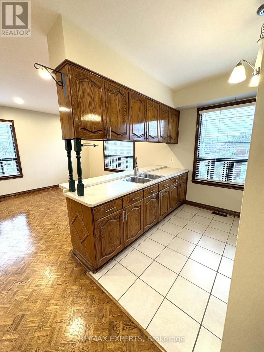 Unit A - 287 Sammon Avenue, Toronto, Ontario  M4J 1Z9 - Photo 8 - E12720250