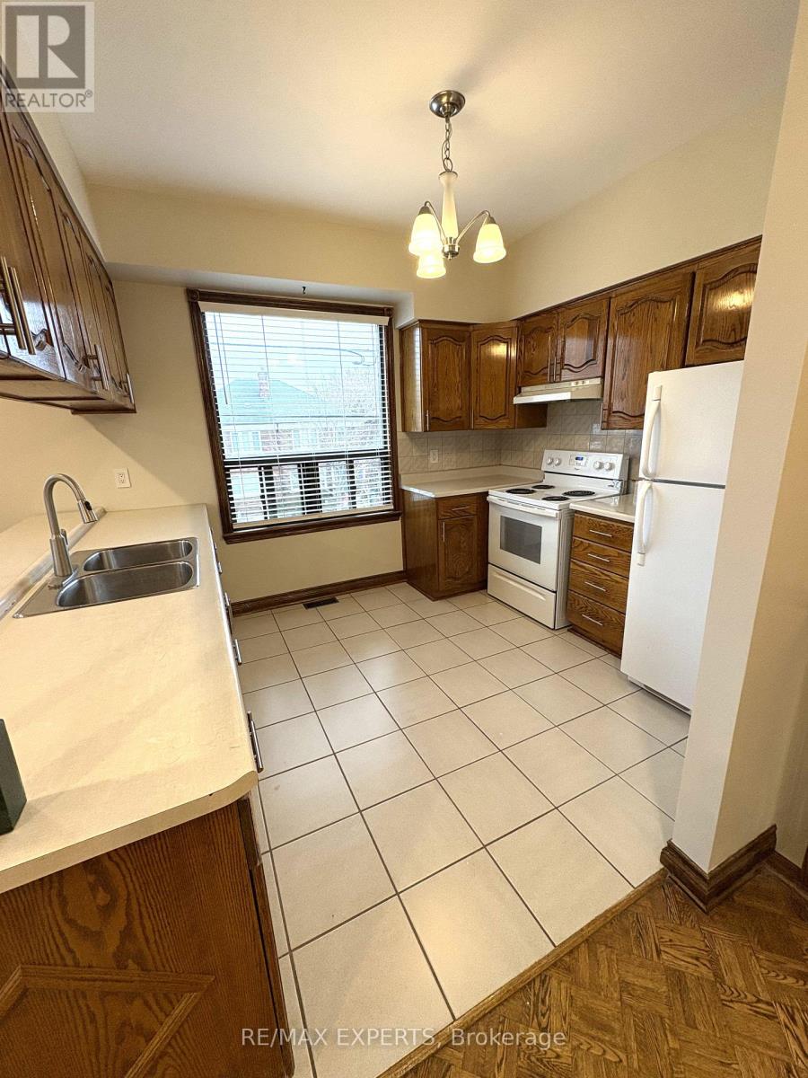 Unit A - 287 Sammon Avenue, Toronto, Ontario  M4J 1Z9 - Photo 9 - E12720250