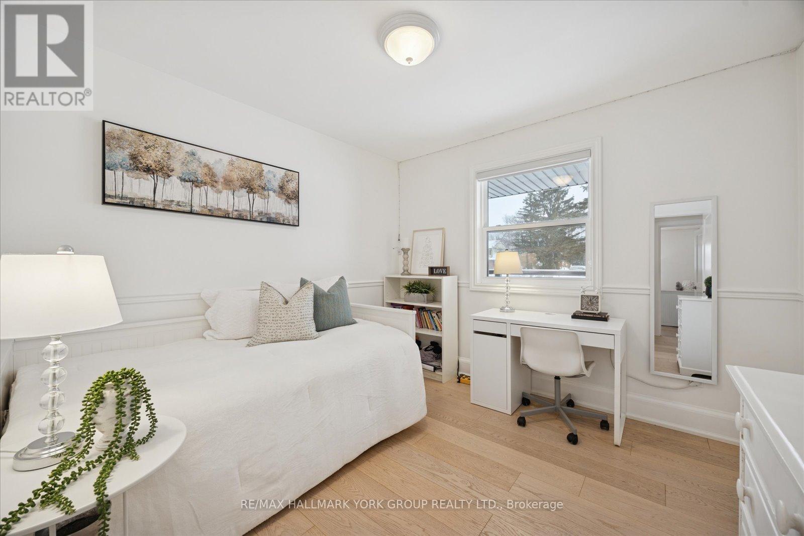 501 Samuel Harper Court, East Gwillimbury, Ontario  L0G 1M0 - Photo 18 - N12720068