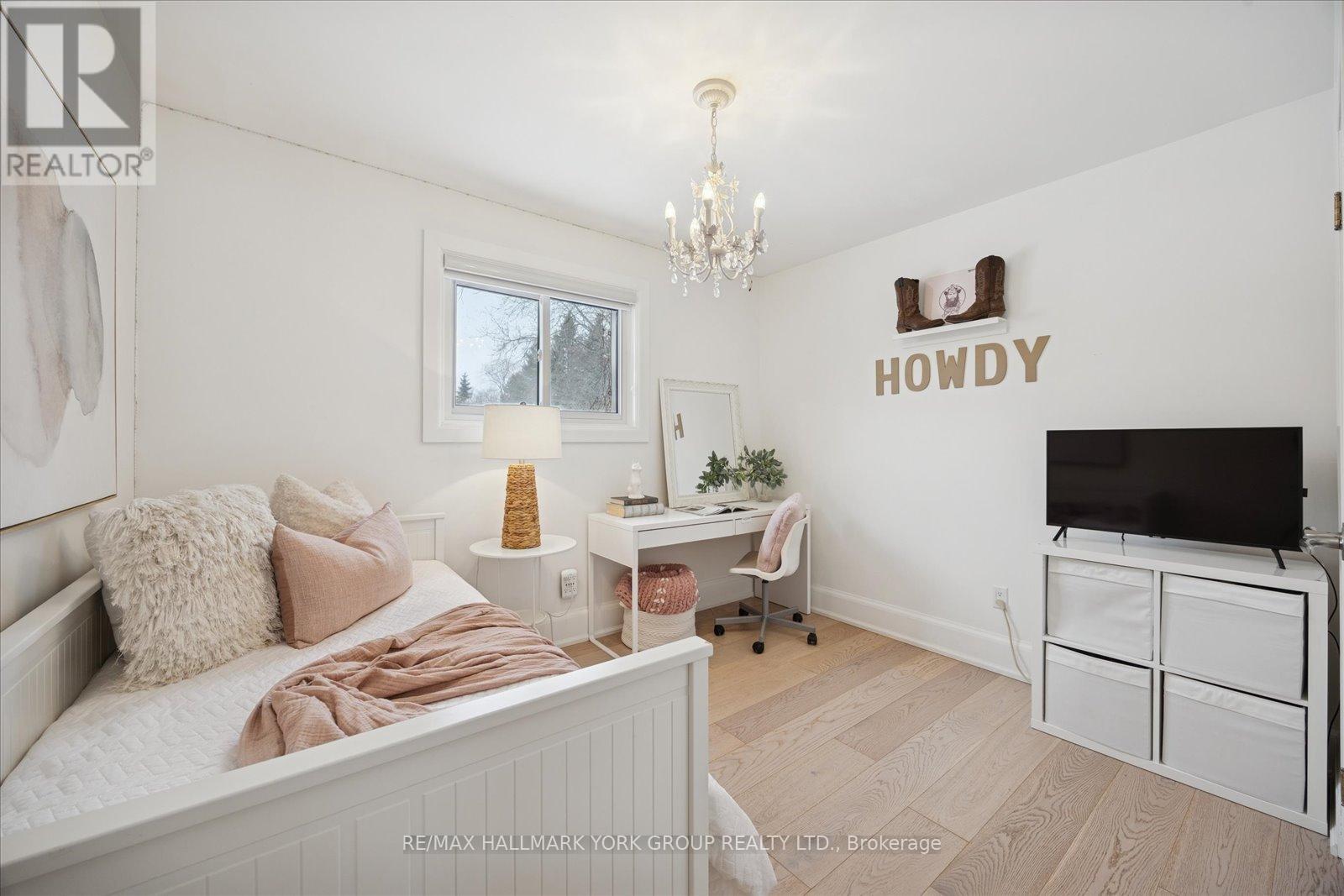 501 Samuel Harper Court, East Gwillimbury, Ontario  L0G 1M0 - Photo 19 - N12720068