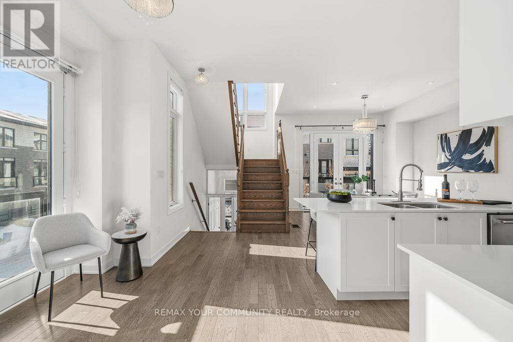 7 Howick Lane, Richmond Hill, Ontario  L4C 5T1 - Photo 5 - N12720150