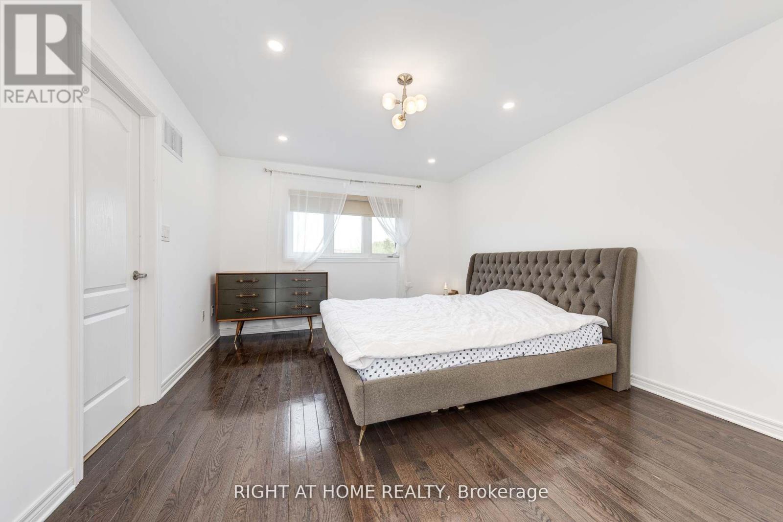 366 Doak Lane, Newmarket, Ontario  L3Y 0A8 - Photo 18 - N12720206