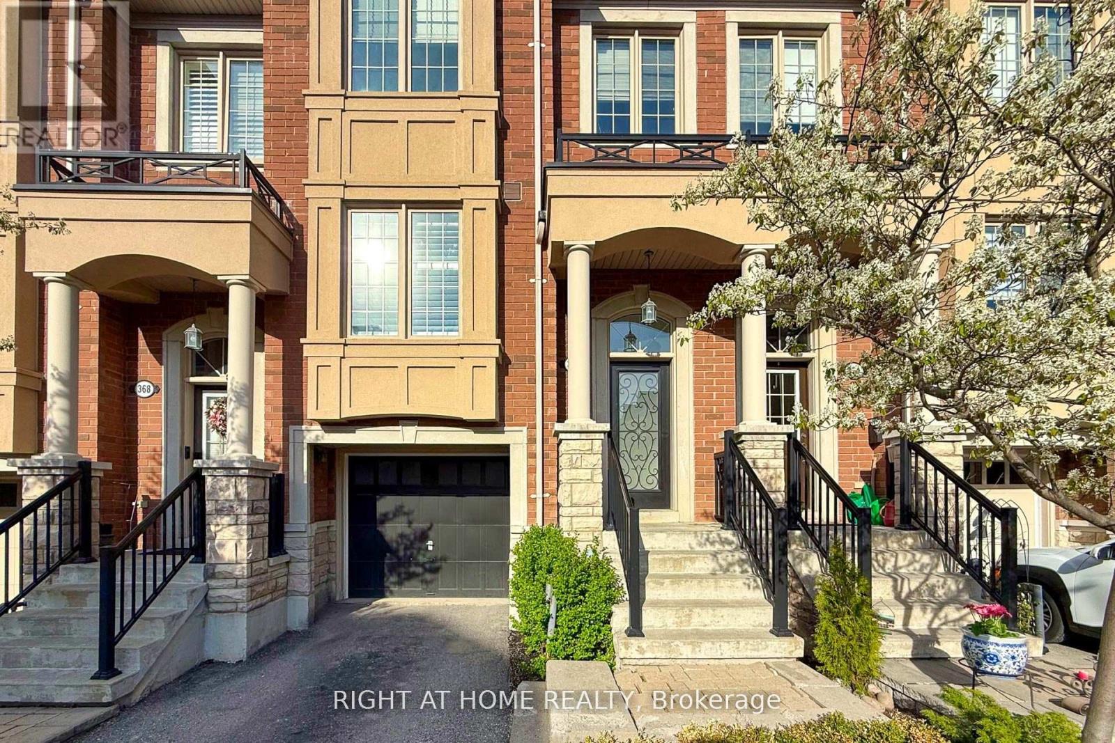 366 Doak Lane, Newmarket, Ontario  L3Y 0A8 - Photo 2 - N12720206