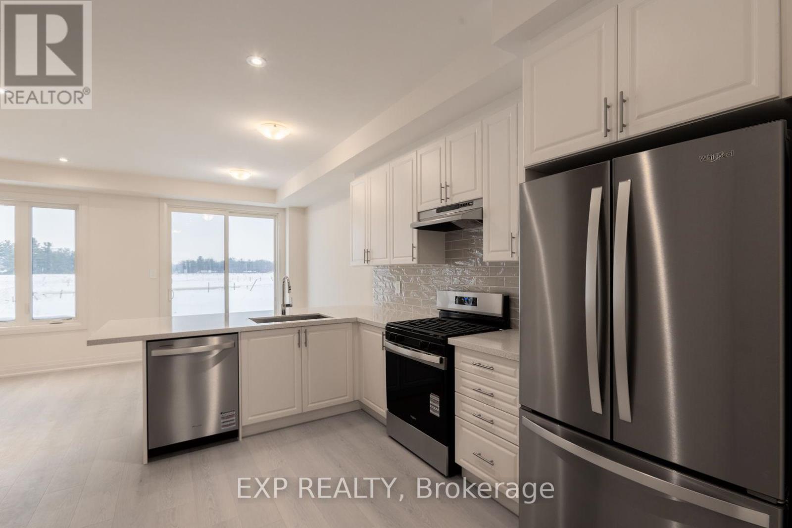 26 Stockholm Road, Barrie, Ontario  L9J 0L8 - Photo 5 - S12719810