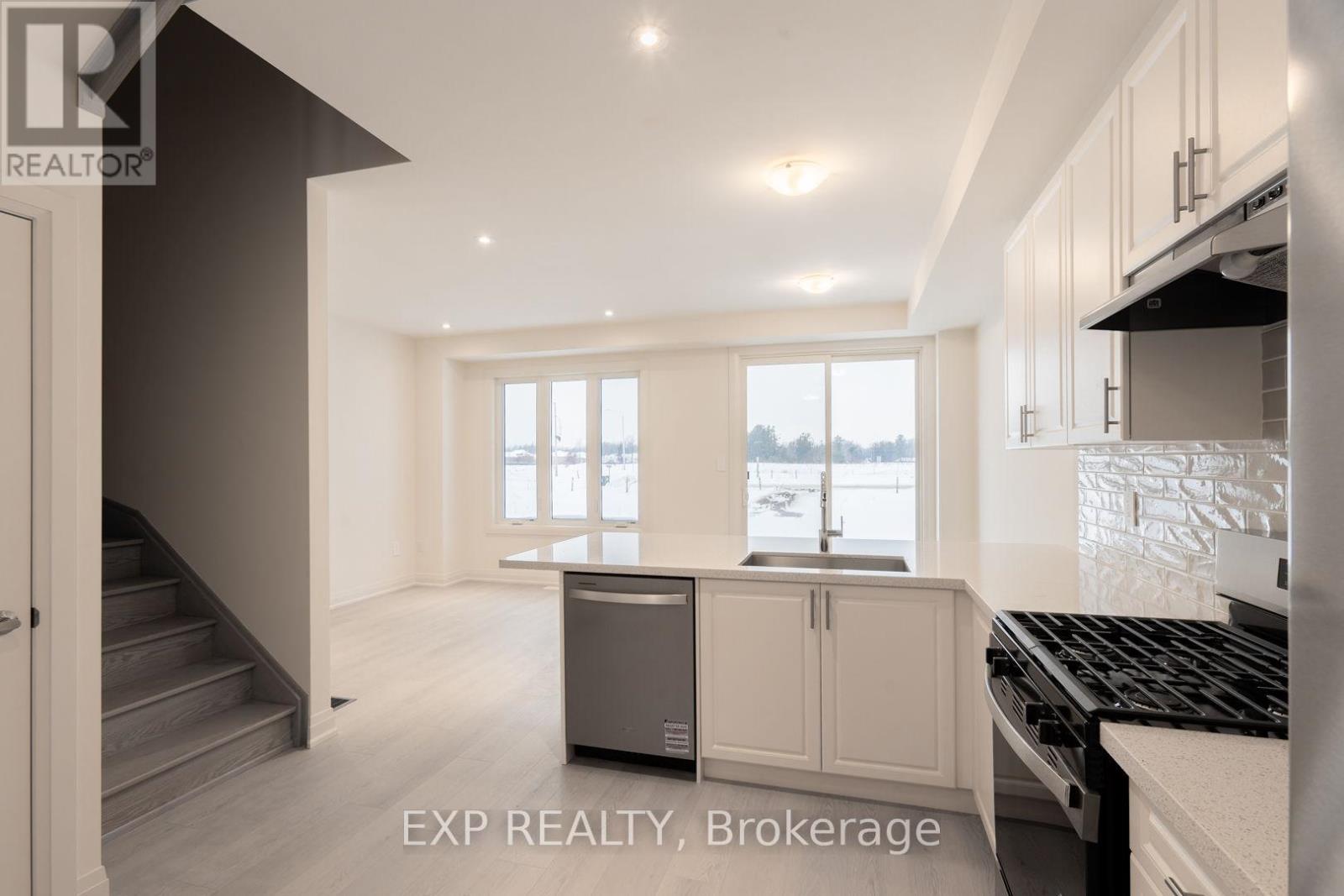 26 Stockholm Road, Barrie, Ontario  L9J 0L8 - Photo 7 - S12719810