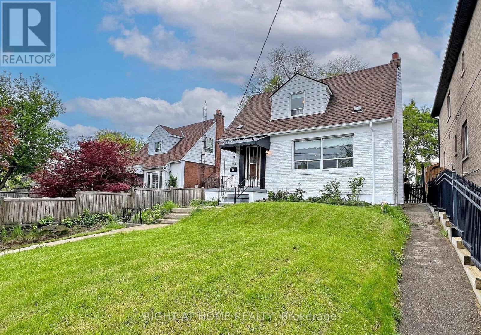 1876 Keele Street, Toronto, Ontario  M6M 3X6 - Photo 8 - W12720014