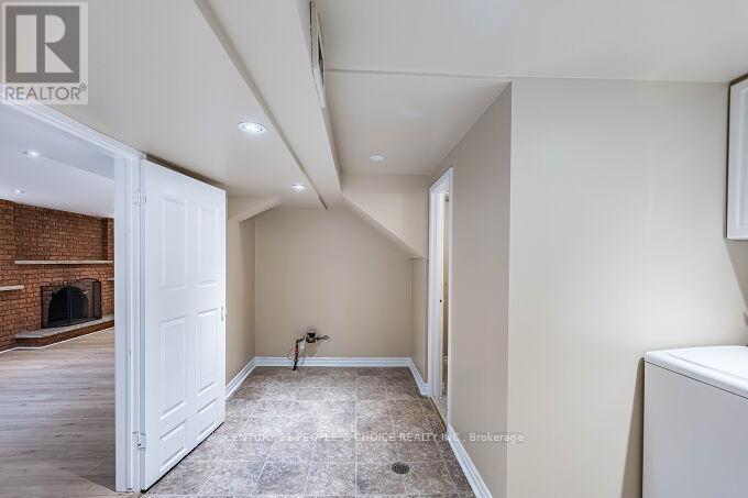 453 Ginger Downs, Mississauga, Ontario  L5A 3A8 - Photo 43 - W12720082