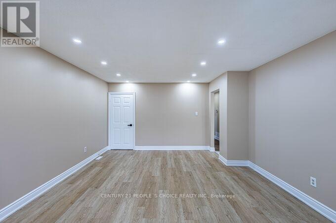 453 Ginger Downs, Mississauga, Ontario  L5A 3A8 - Photo 9 - W12720082