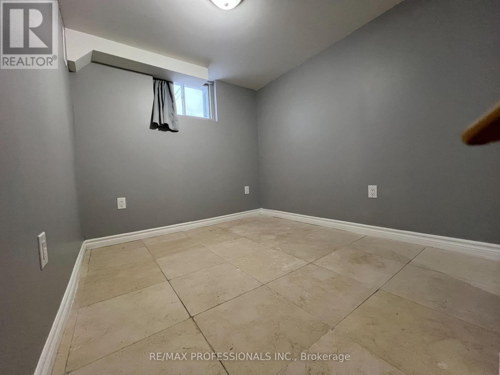 Lower-B - 53 Regent Road, Toronto, Ontario  M3K 1G8 - Photo 10 - W12720086