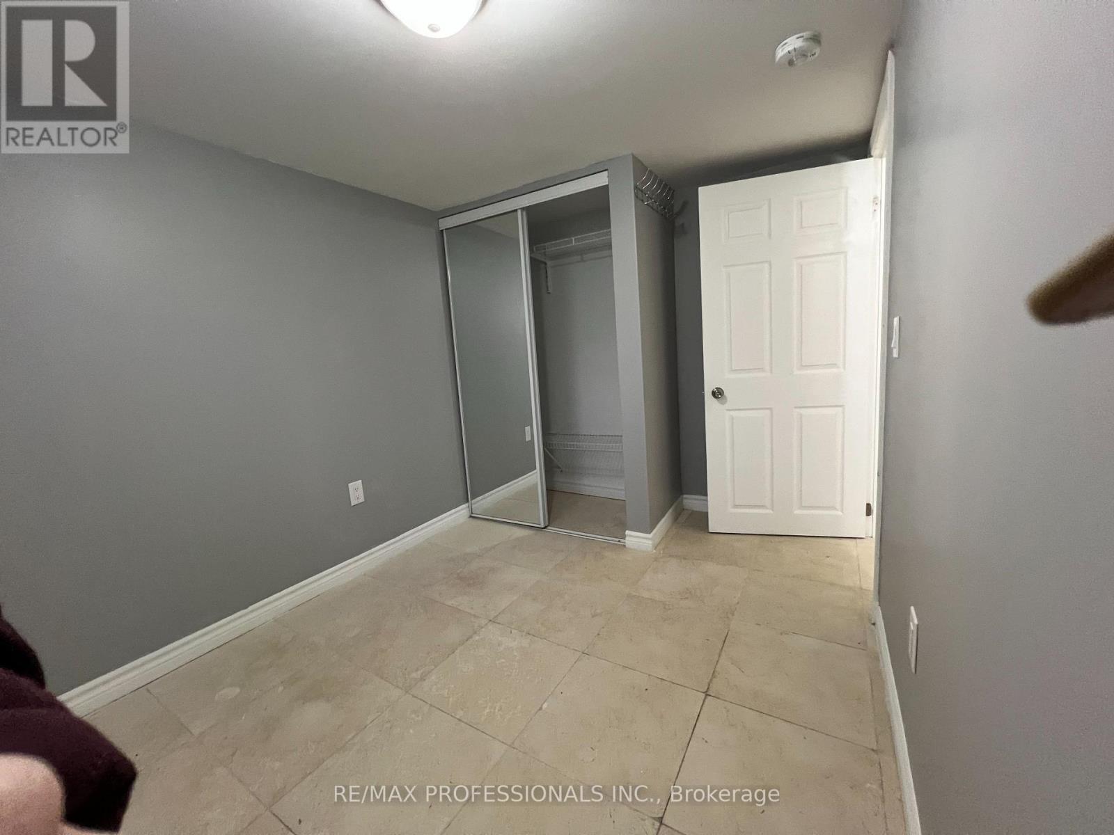 Lower-B - 53 Regent Road, Toronto, Ontario  M3K 1G8 - Photo 11 - W12720086