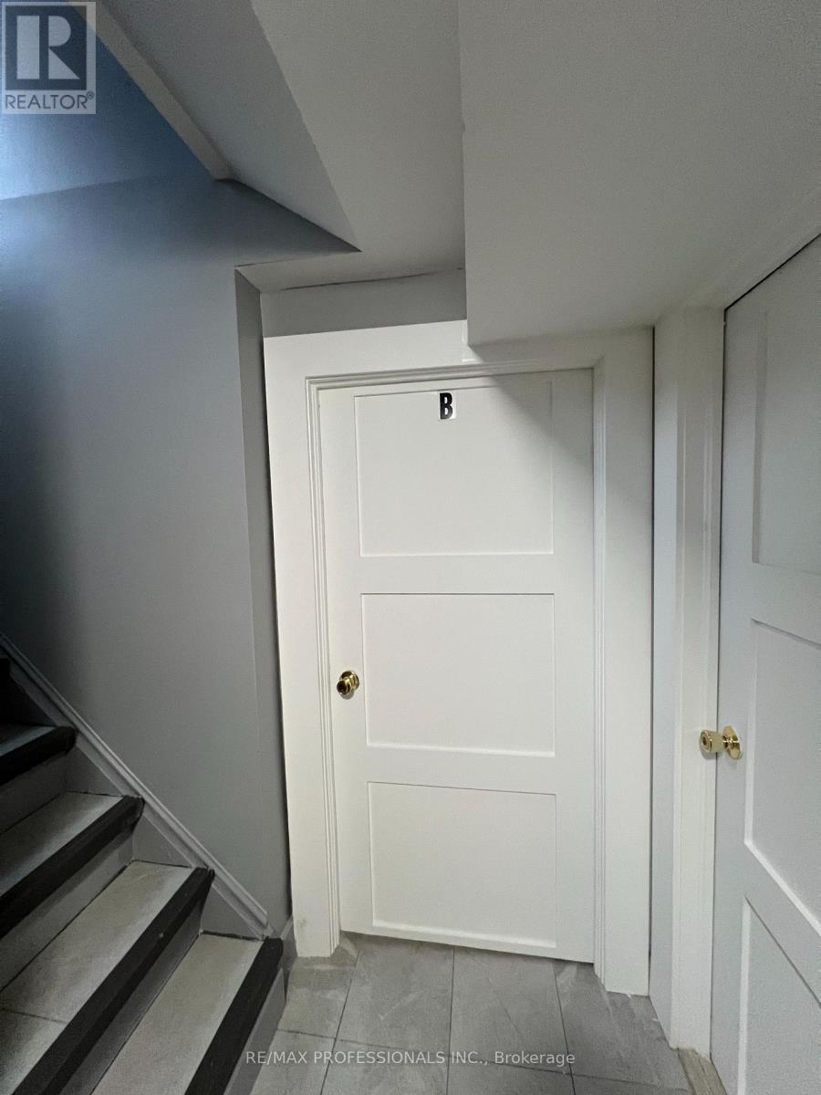 Lower-B - 53 Regent Road, Toronto, Ontario  M3K 1G8 - Photo 2 - W12720086