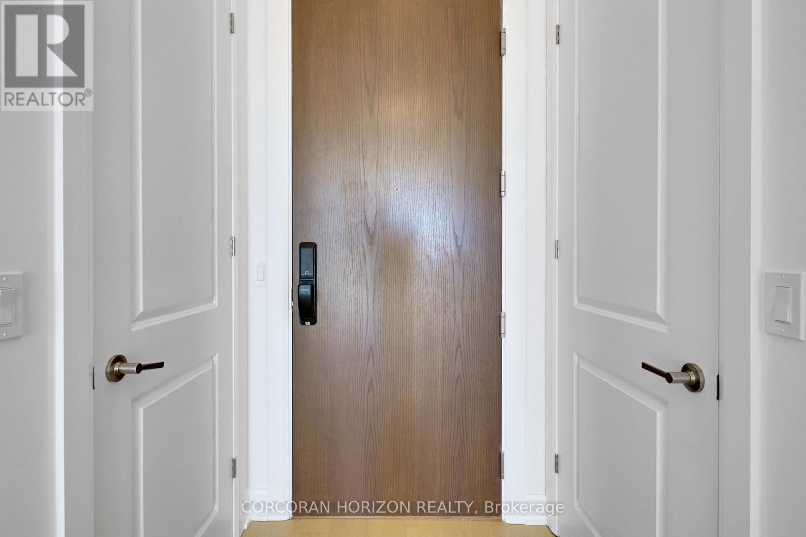 2009 - 3240 William Coltson Avenue, Oakville, Ontario  L6H 8C8 - Photo 3 - W12720100