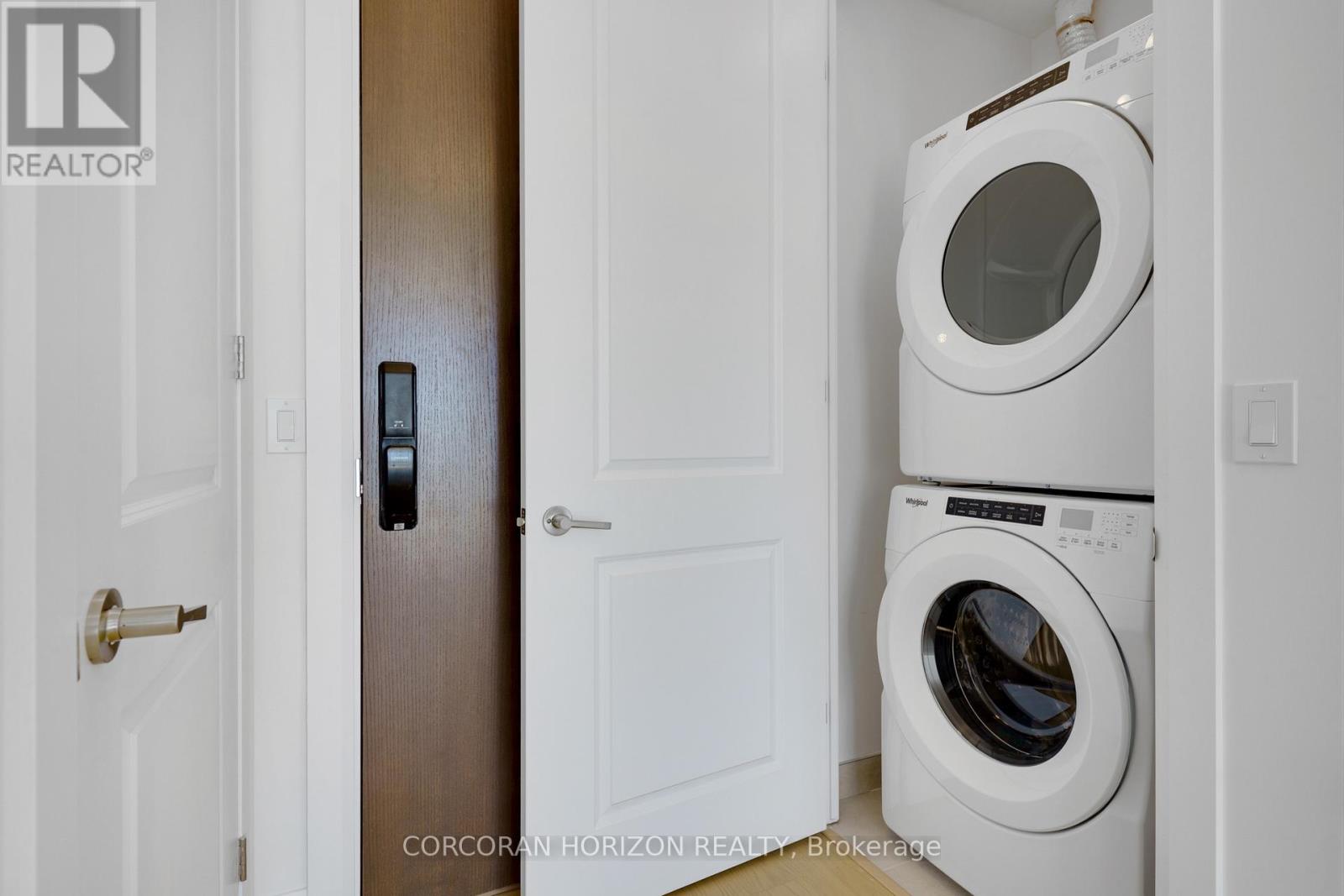 2009 - 3240 William Coltson Avenue, Oakville, Ontario  L6H 8C8 - Photo 4 - W12720100