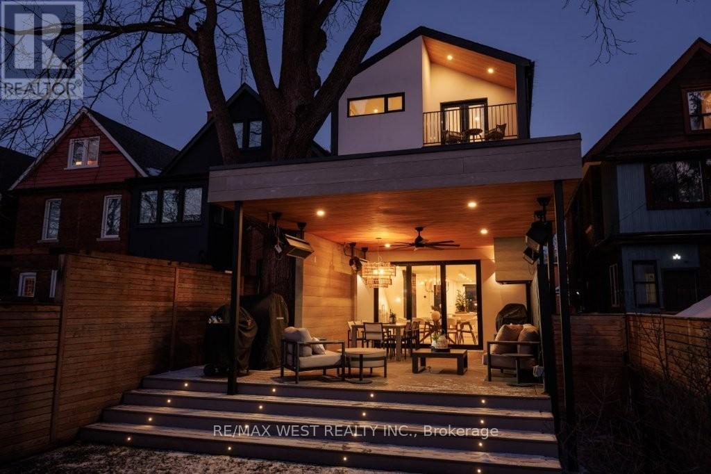 424 Clendenan Avenue, Toronto, Ontario  M6P 2X6 - Photo 2 - W12720102