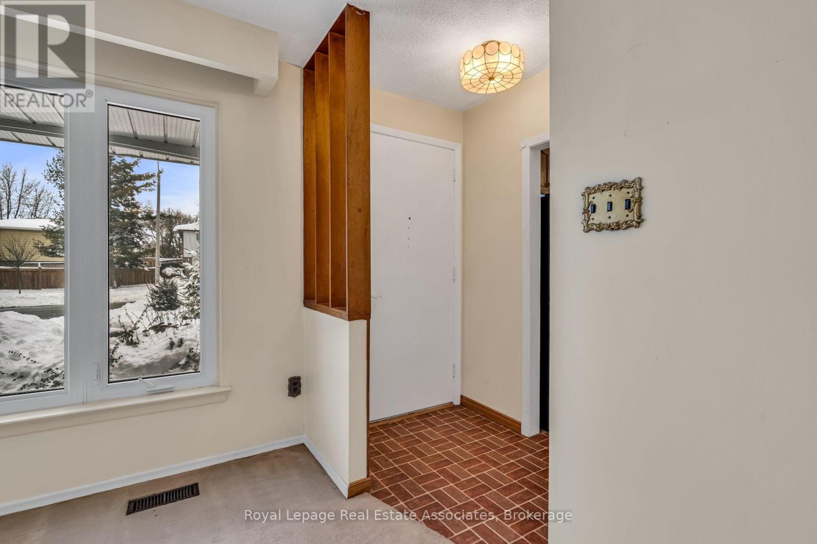 159 Bartley Bull Parkway, Brampton, Ontario  L6W 2K1 - Photo 4 - W12720112