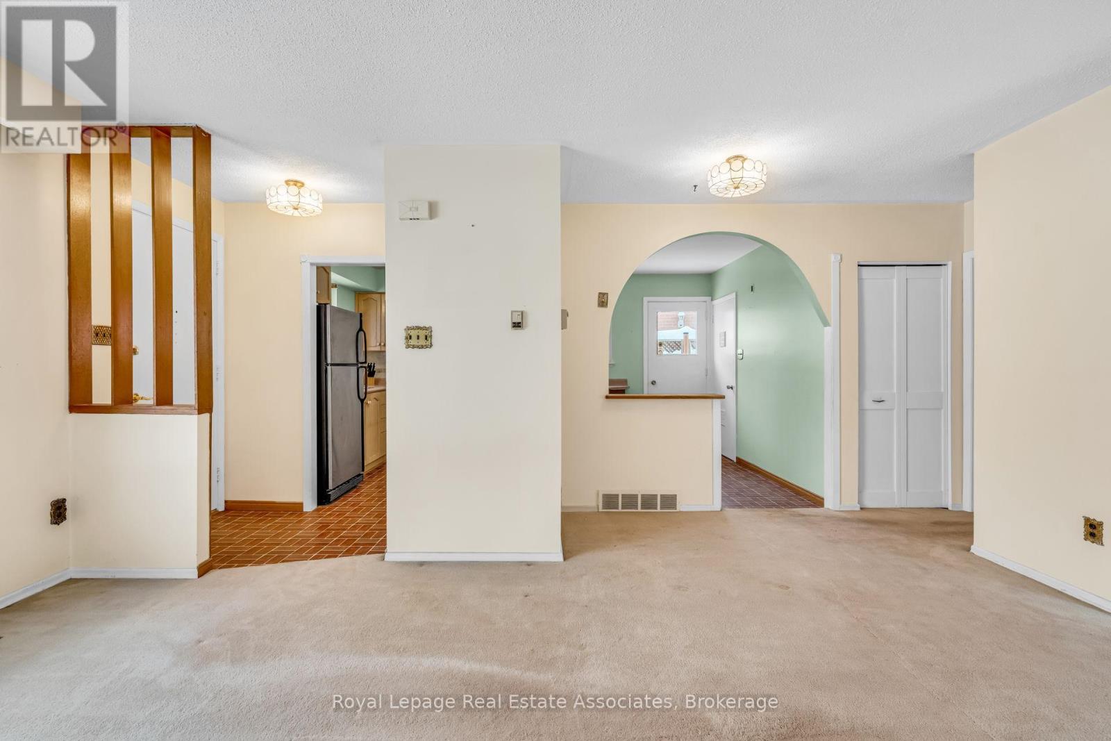 159 Bartley Bull Parkway, Brampton, Ontario  L6W 2K1 - Photo 9 - W12720112