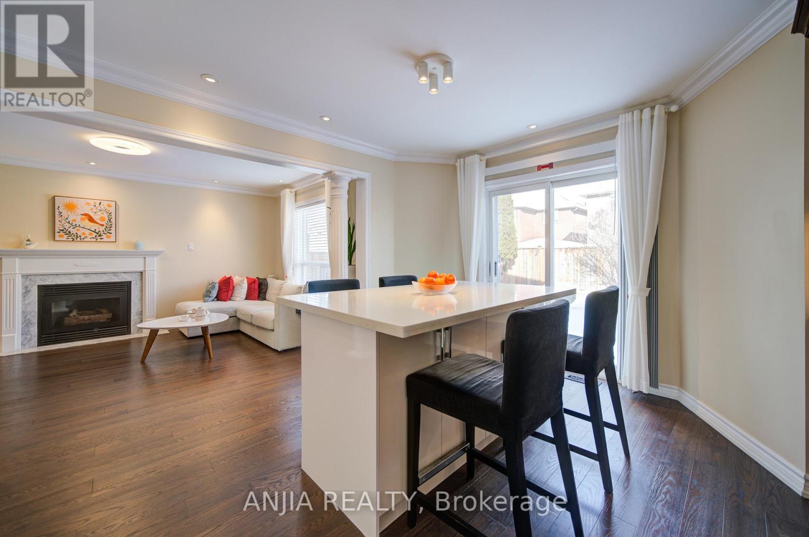 3435 Grand Park Drive, Mississauga, Ontario  L5B 4E3 - Photo 21 - W12720124