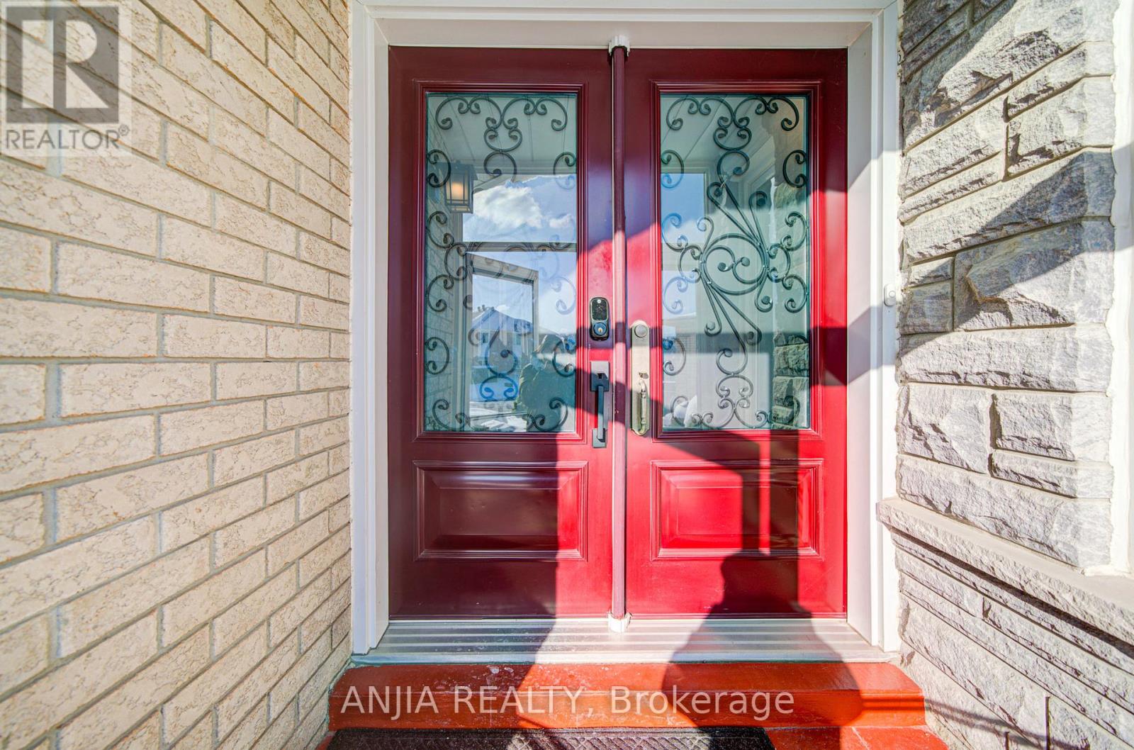 3435 Grand Park Drive, Mississauga, Ontario  L5B 4E3 - Photo 3 - W12720124