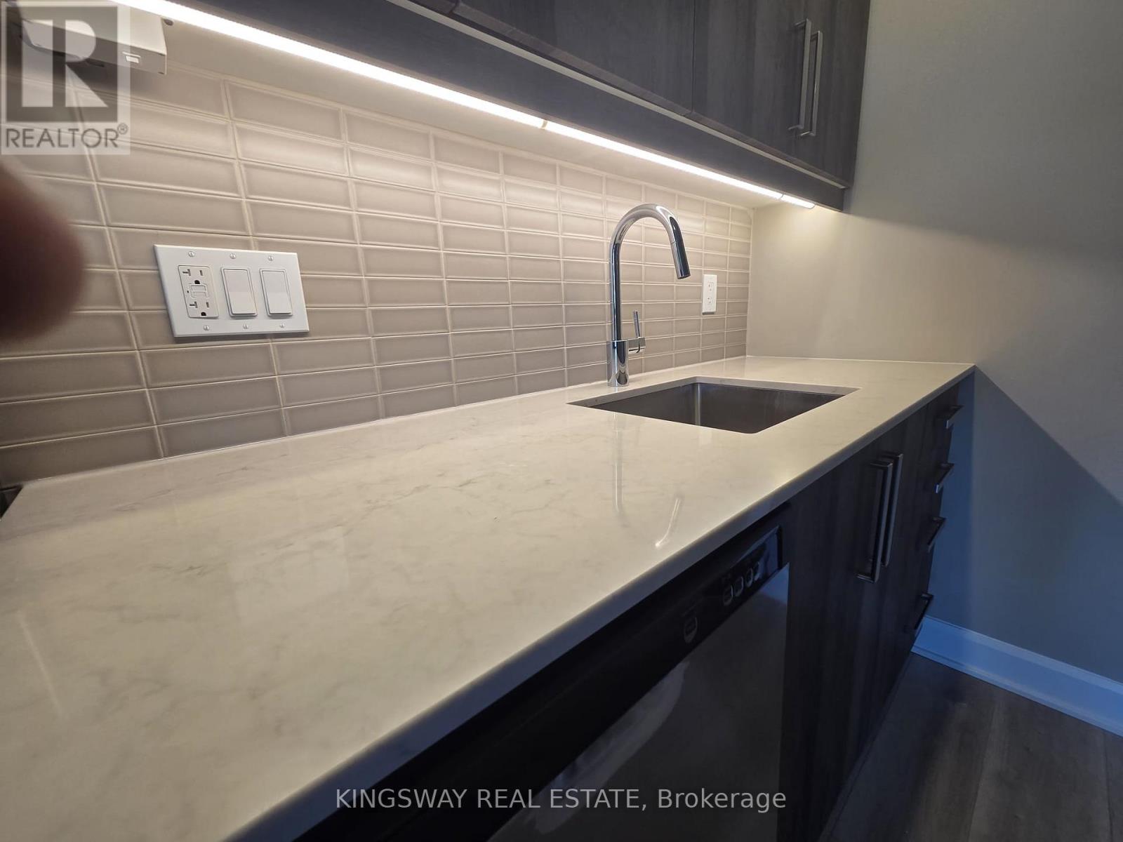 1405 - 3240 William Coltson Avenue, Oakville, Ontario  L6H 8C8 - Photo 13 - W12720128