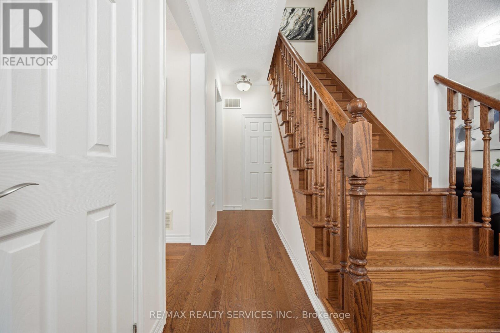 112 Mcpherson Road, Caledon, Ontario  L7C 4A7 - Photo 7 - W12720136